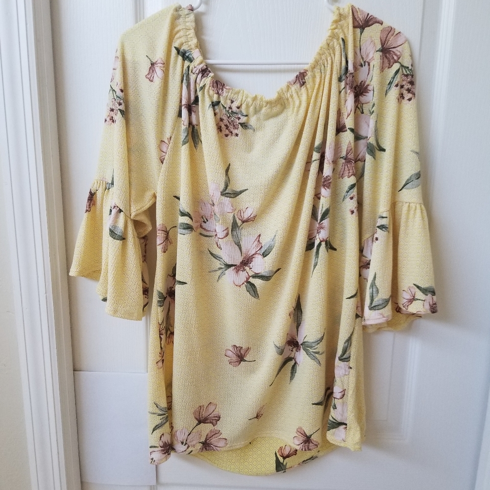 Sage & Vicky Yellow Floral Top Large